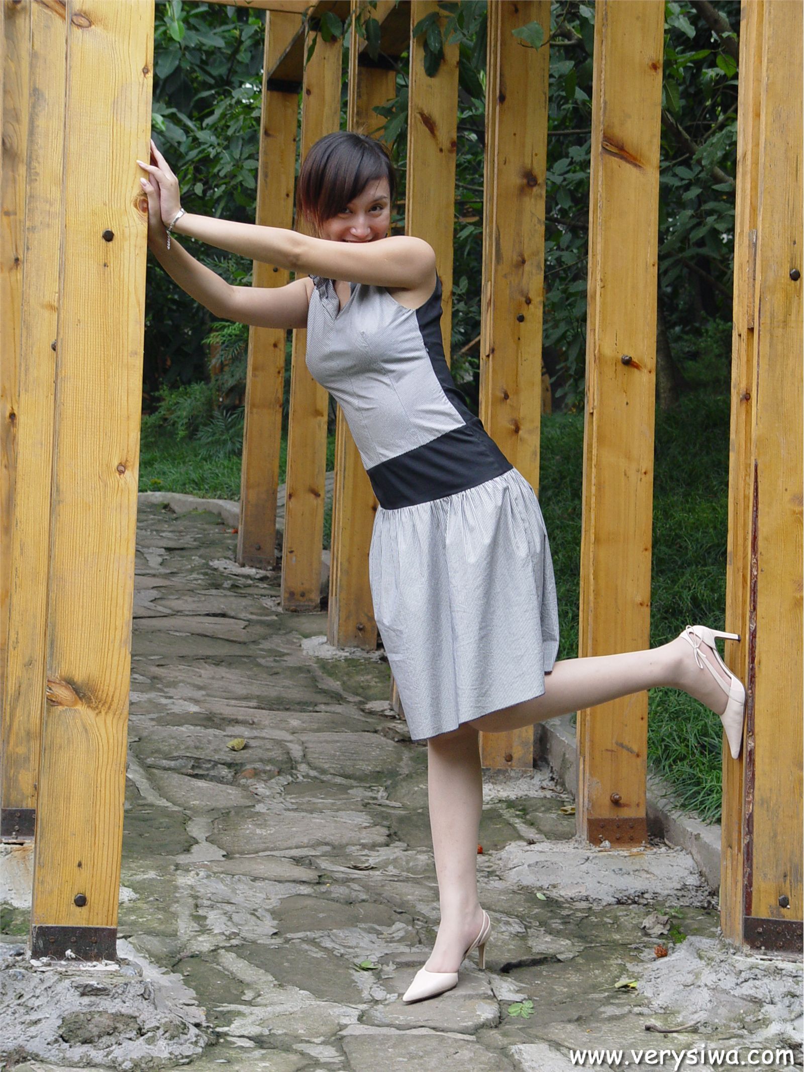 [中高艺]P005(薇薇) 性感丝袜美女图片打包下载