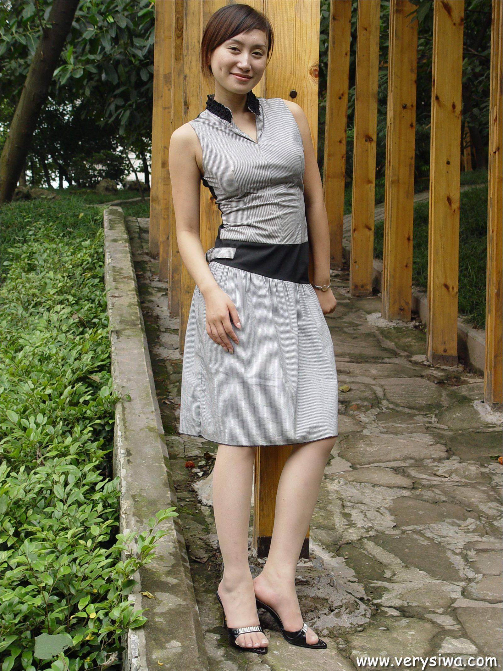 [中高艺]P005(薇薇) 性感丝袜美女图片打包下载