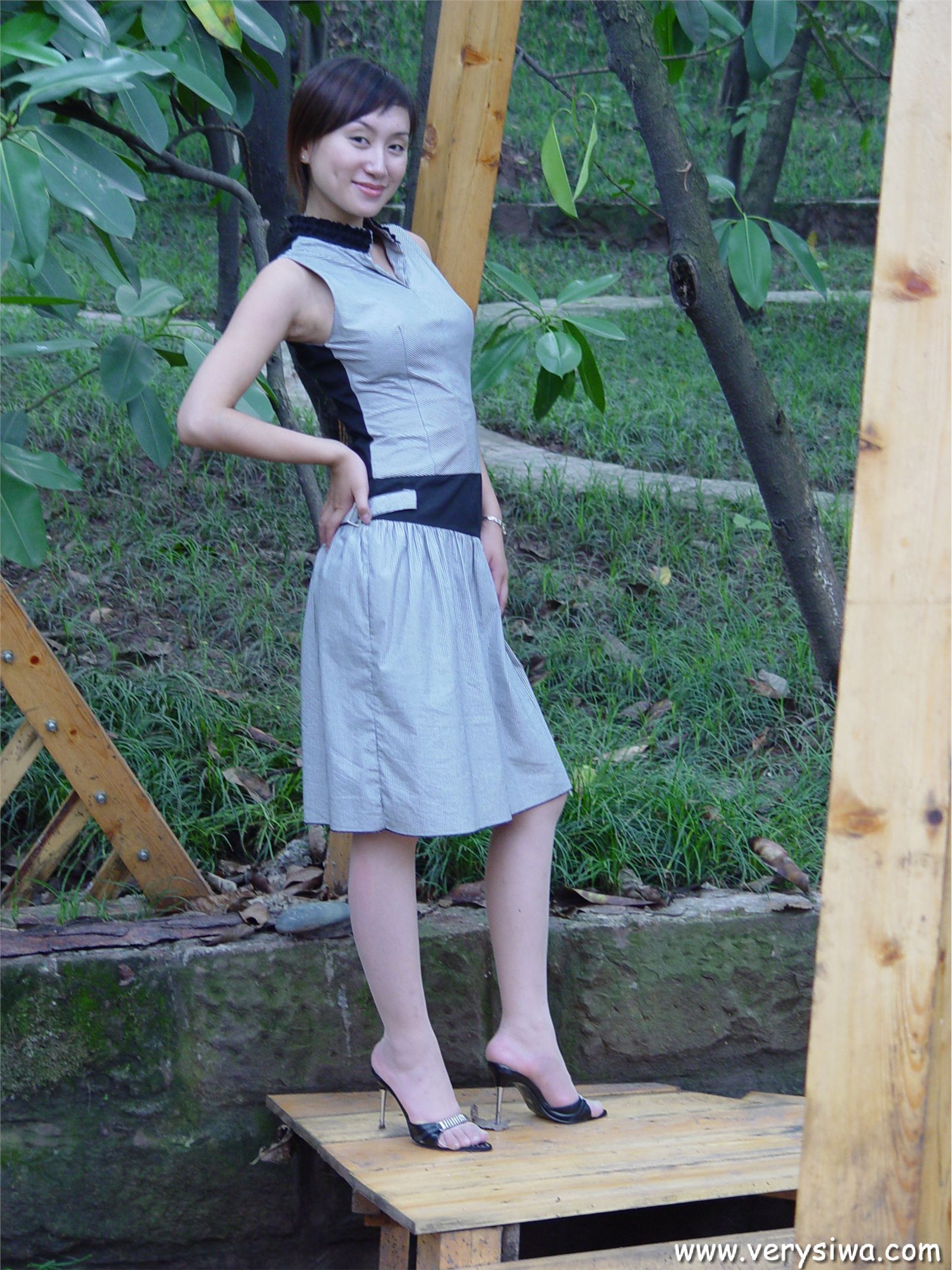 [中高艺]P005(薇薇) 性感丝袜美女图片打包下载