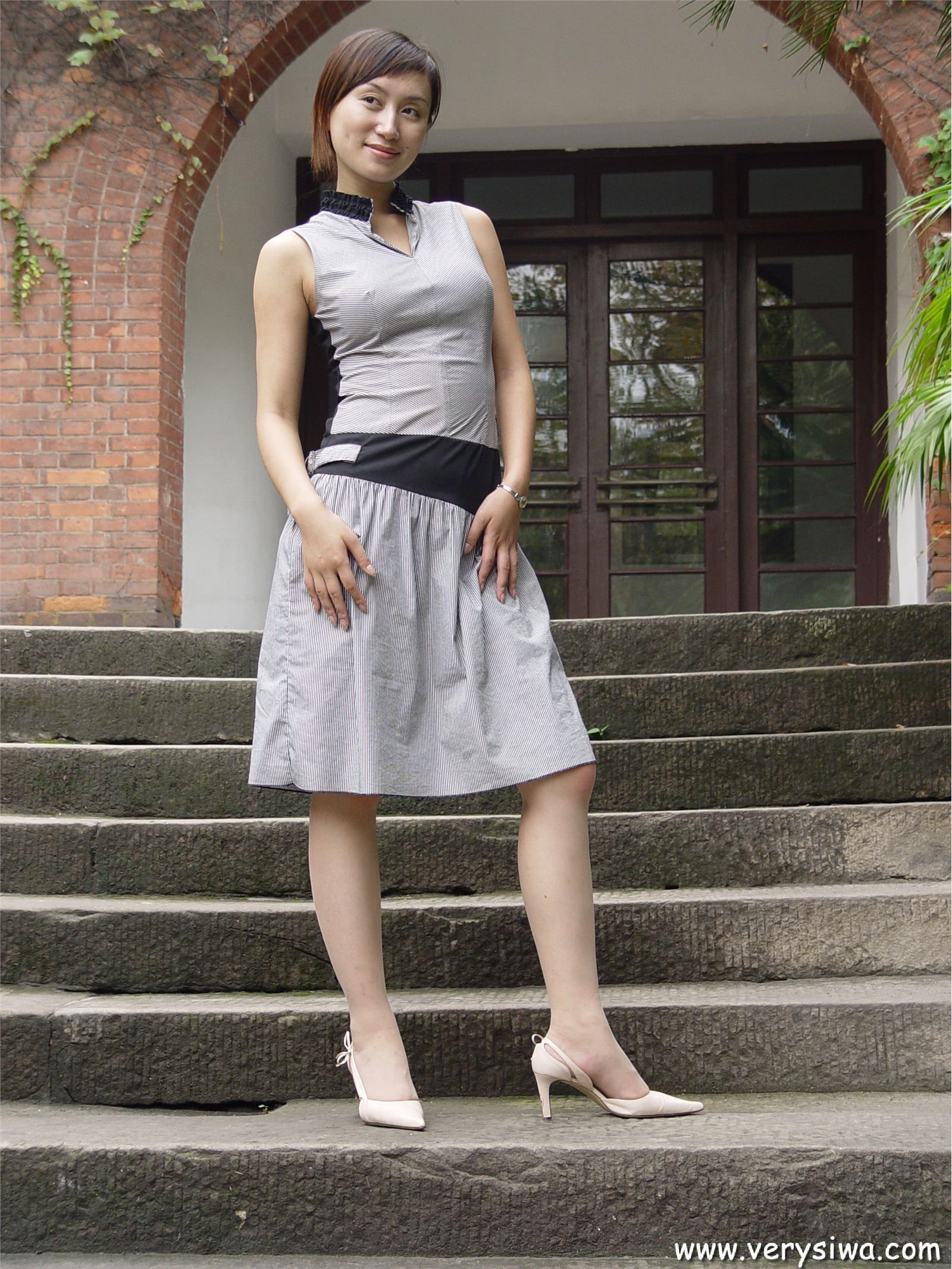 [中高艺]P005(薇薇) 性感丝袜美女图片打包下载