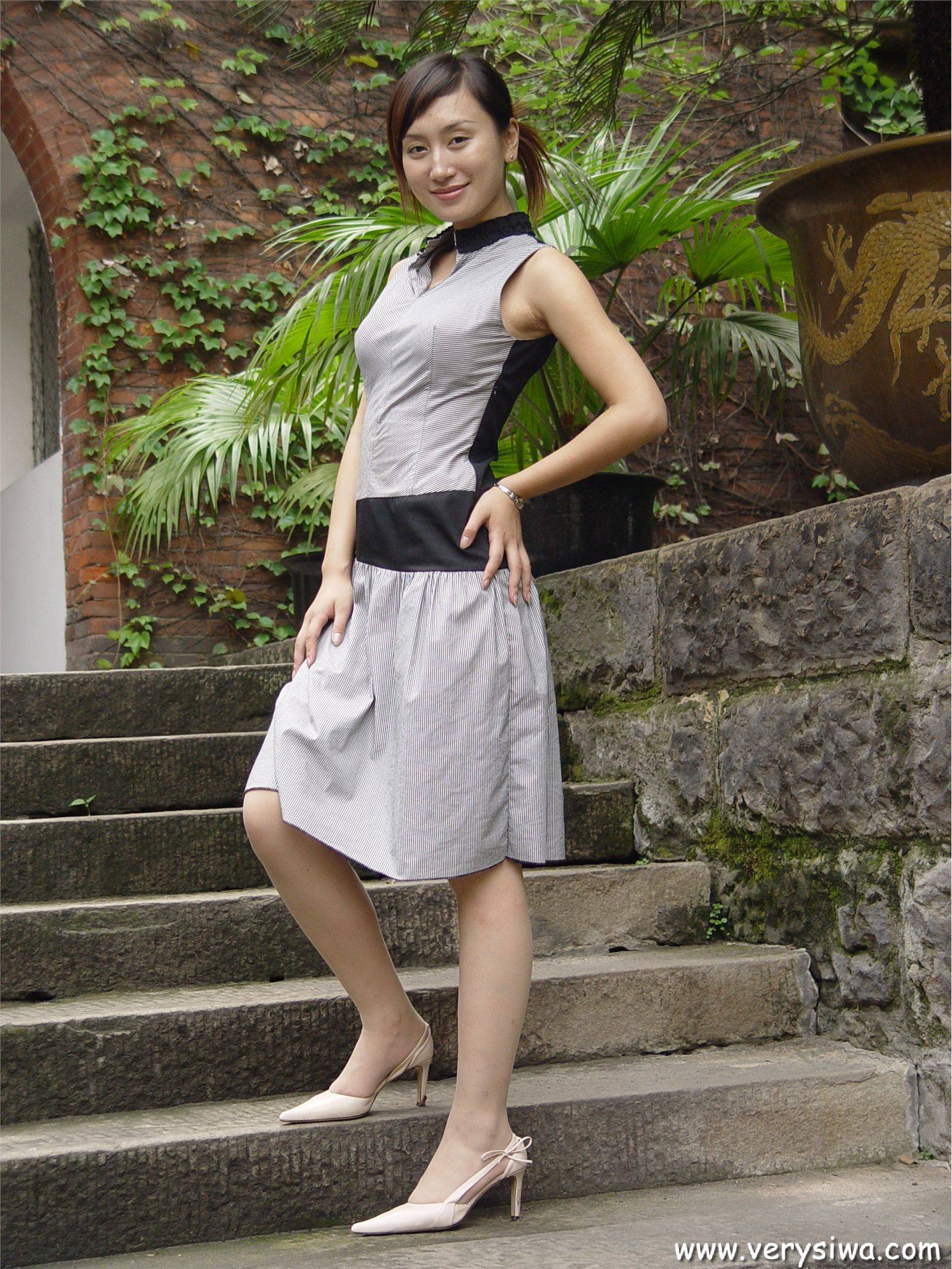 [中高艺]P005(薇薇) 性感丝袜美女图片打包下载