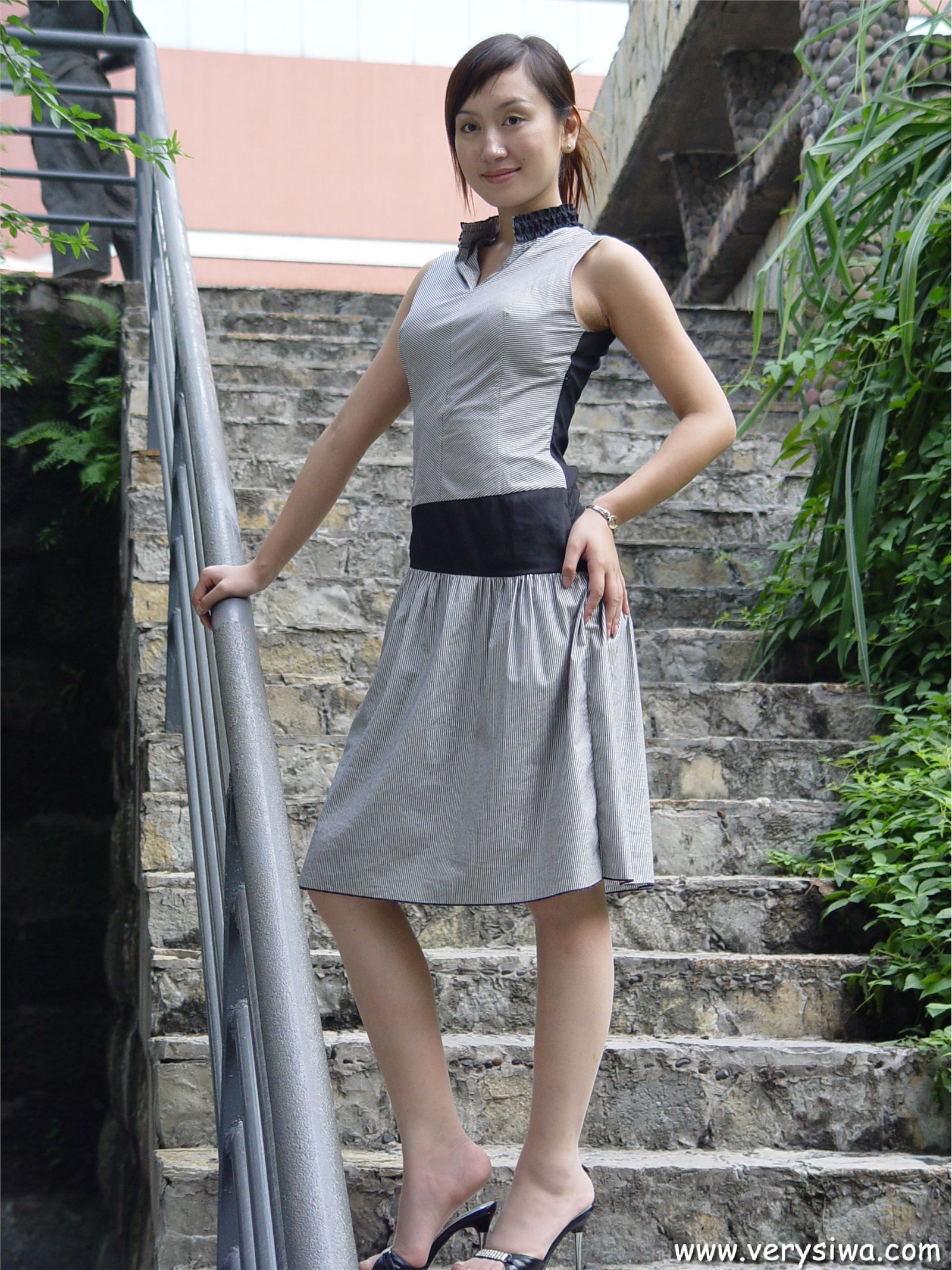 [中高艺]P005(薇薇) 性感丝袜美女图片打包下载