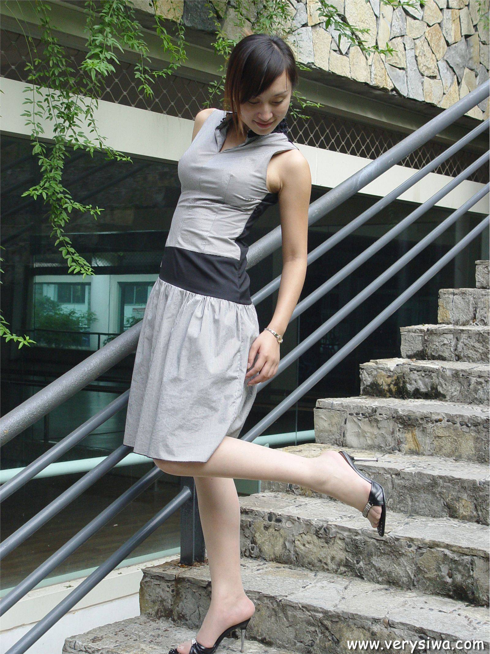 [中高艺]P005(薇薇) 性感丝袜美女图片打包下载