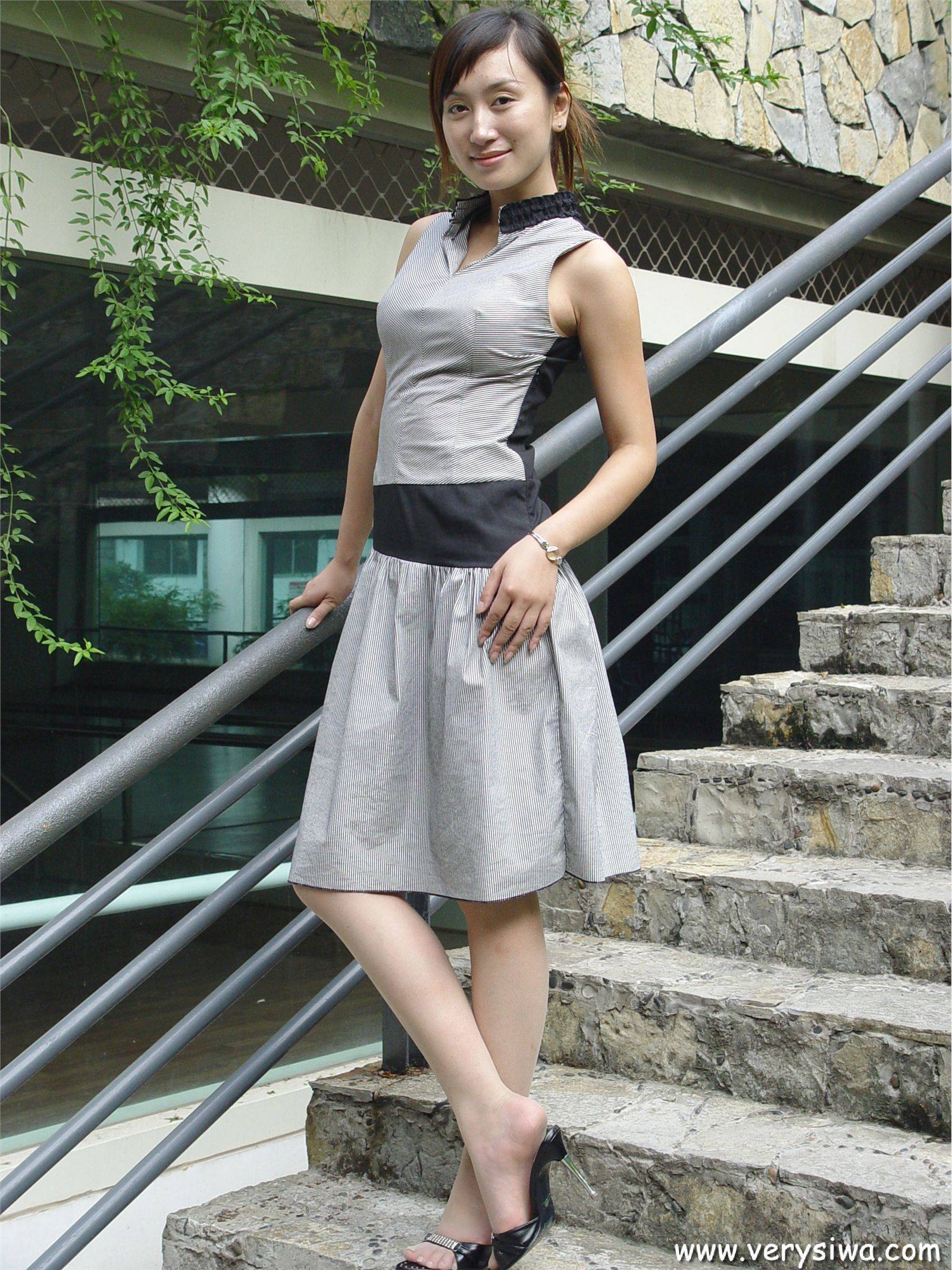 [中高艺]P005(薇薇) 性感丝袜美女图片打包下载