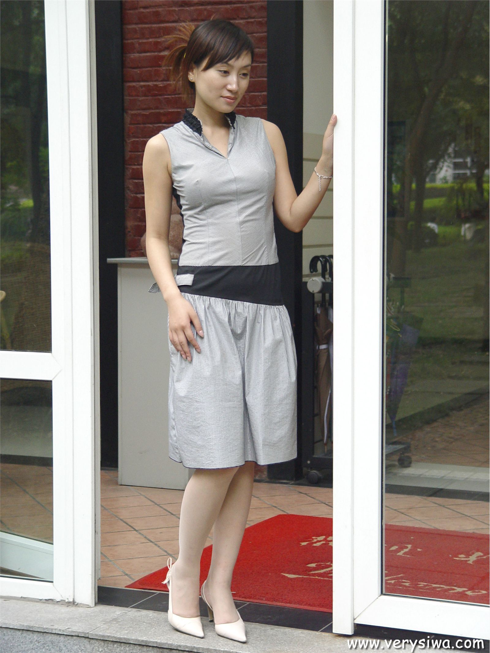 [中高艺]P005(薇薇) 性感丝袜美女图片打包下载