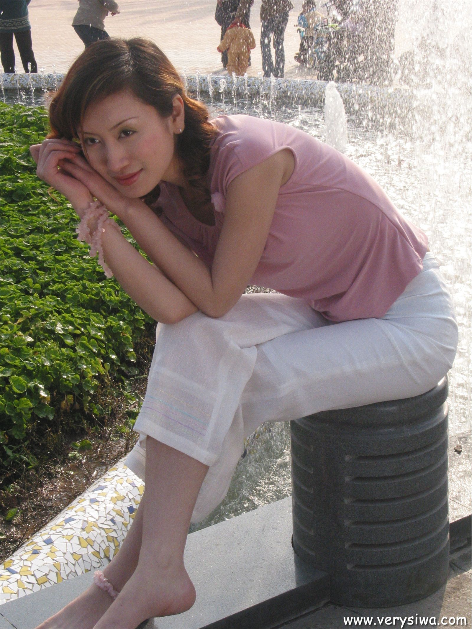 中高艺P10-薇薇自拍　丝袜性感美女图片