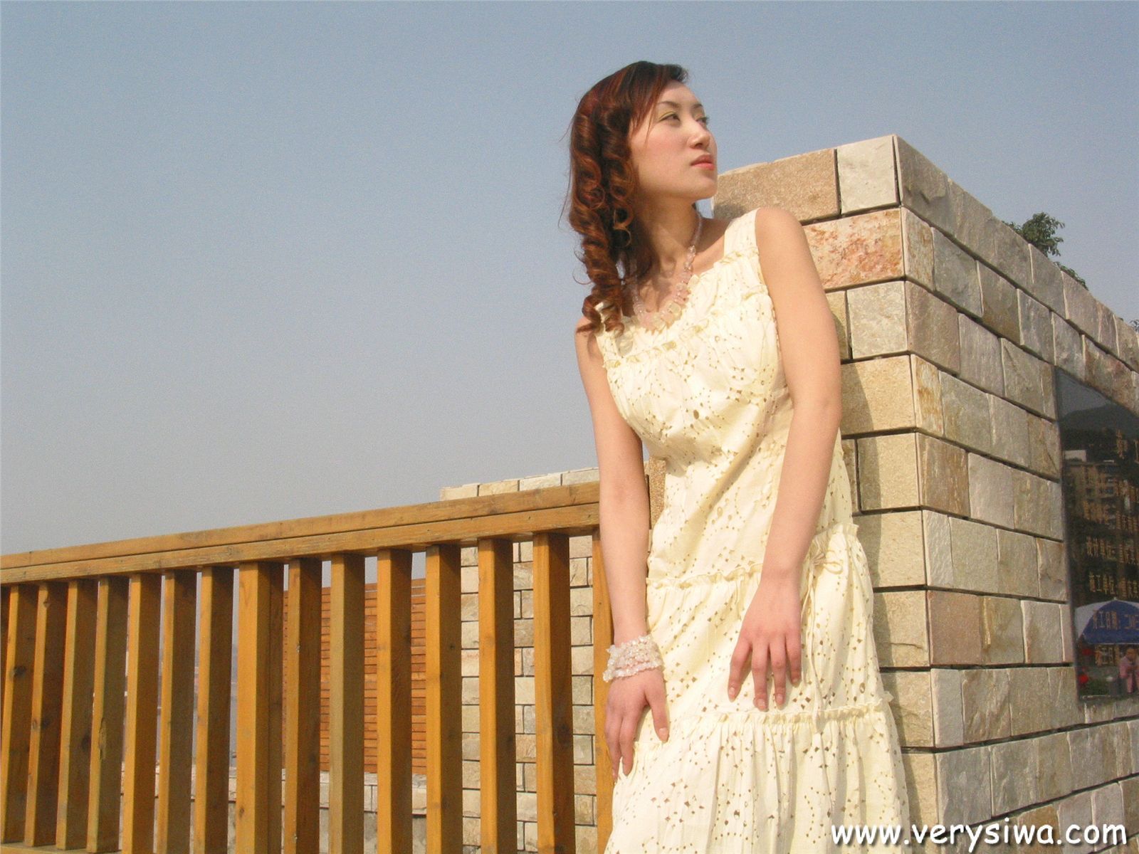 中高艺P10-薇薇自拍　丝袜性感美女图片