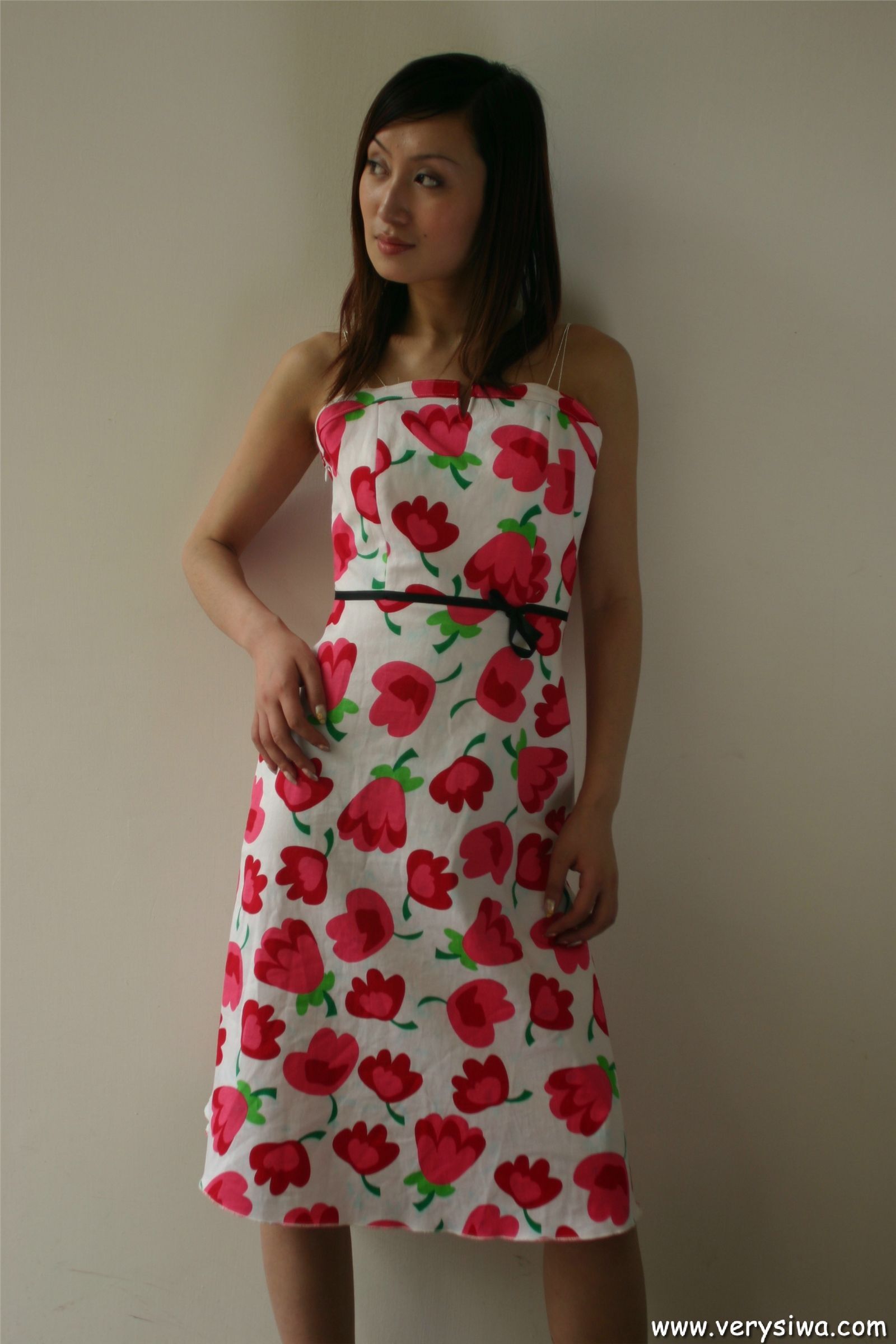 中高艺P10-薇薇自拍　丝袜性感美女图片