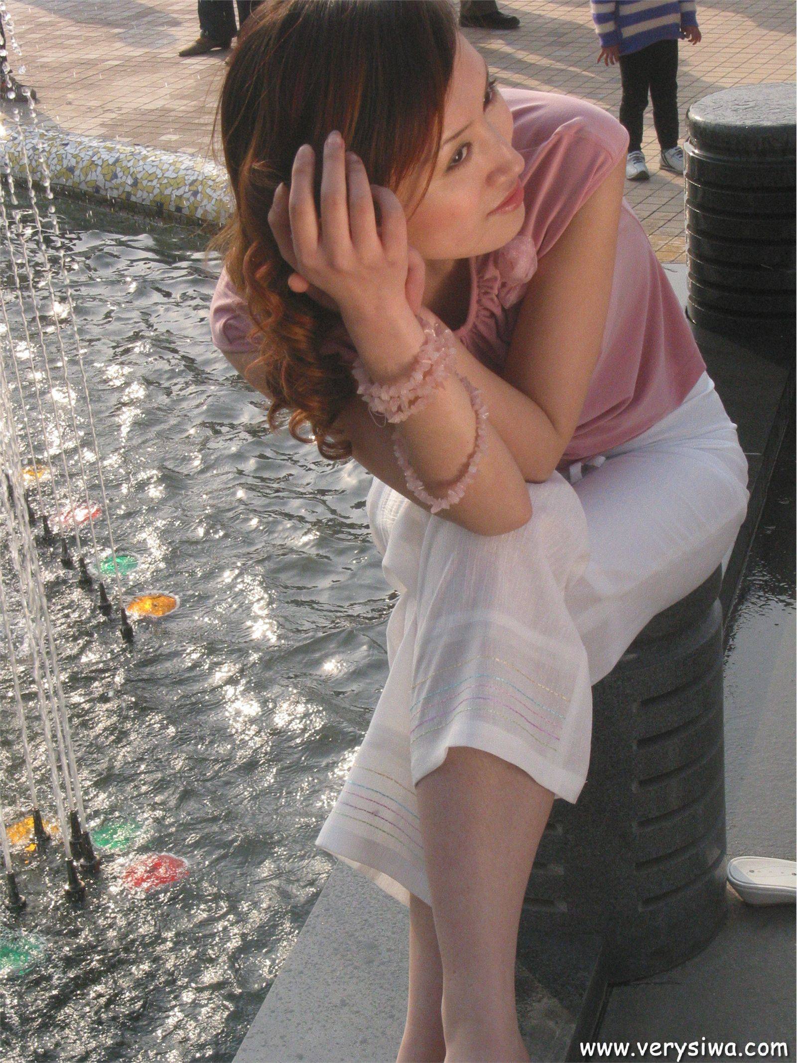 中高艺P10-薇薇自拍　丝袜性感美女图片