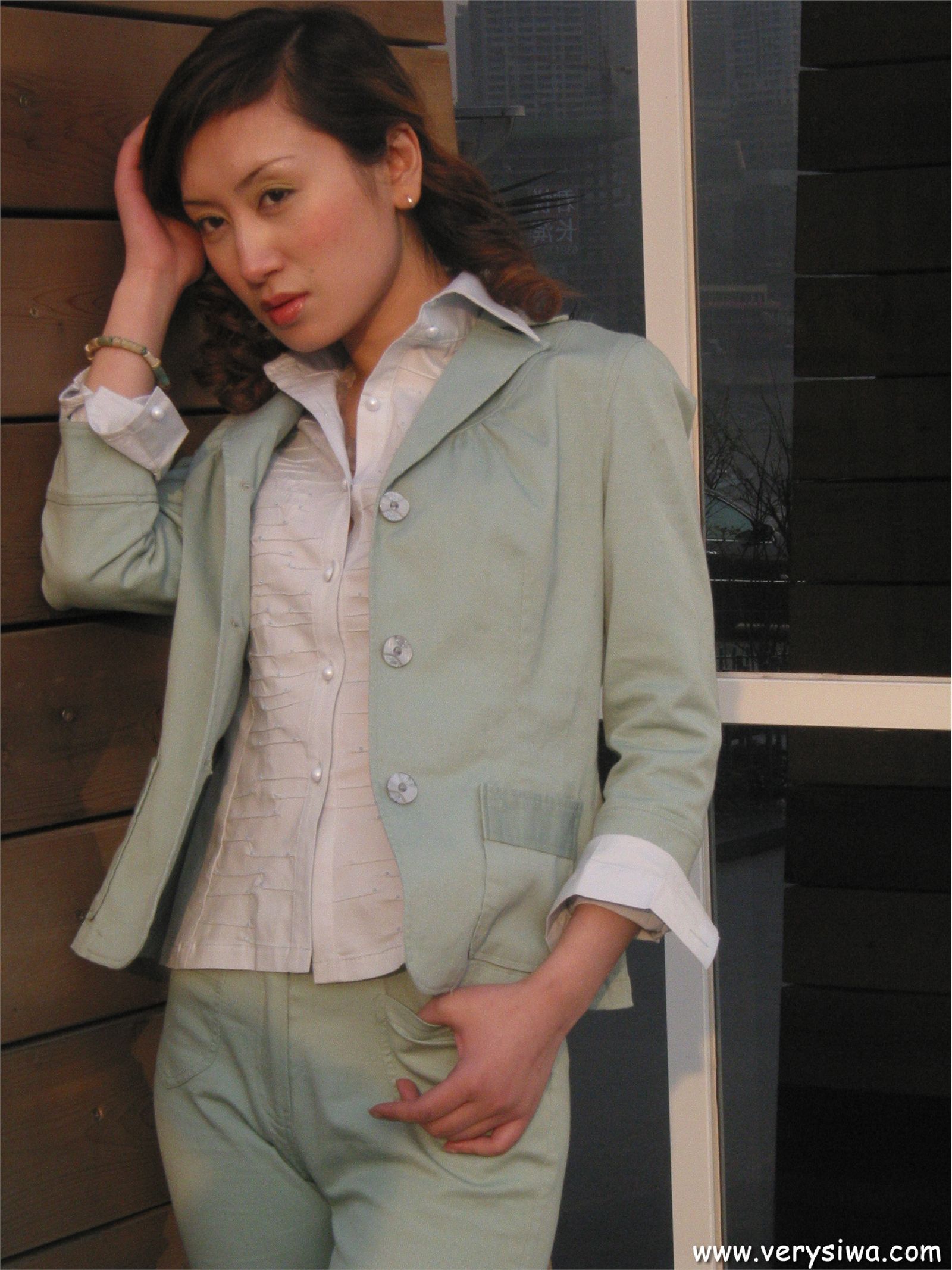 中高艺P10-薇薇自拍　丝袜性感美女图片