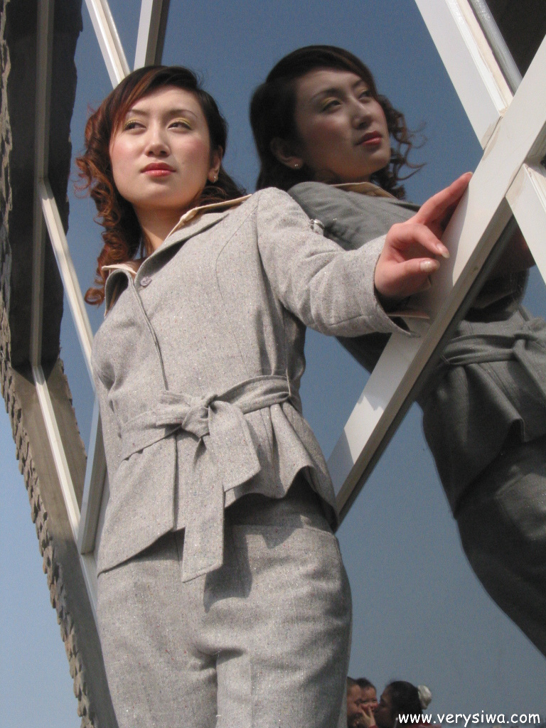 中高艺P10-薇薇自拍　丝袜性感美女图片