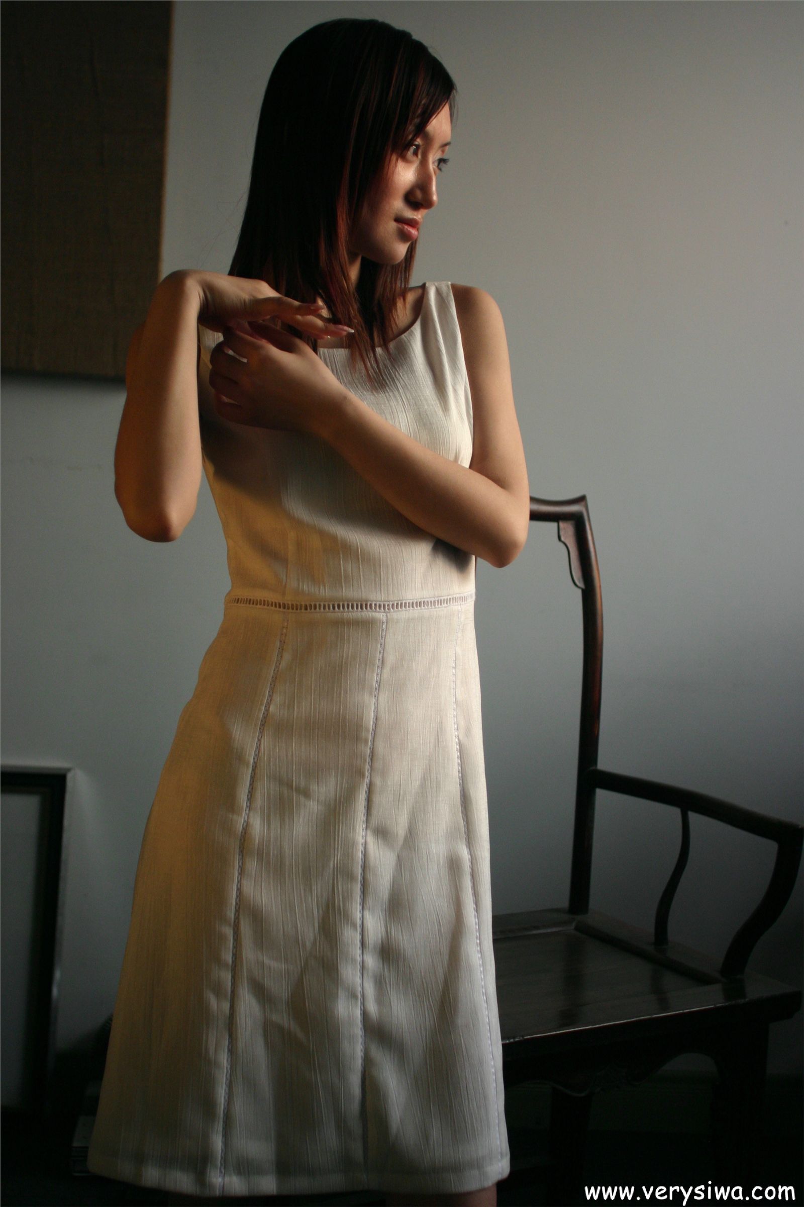 中高艺P10-薇薇自拍　丝袜性感美女图片