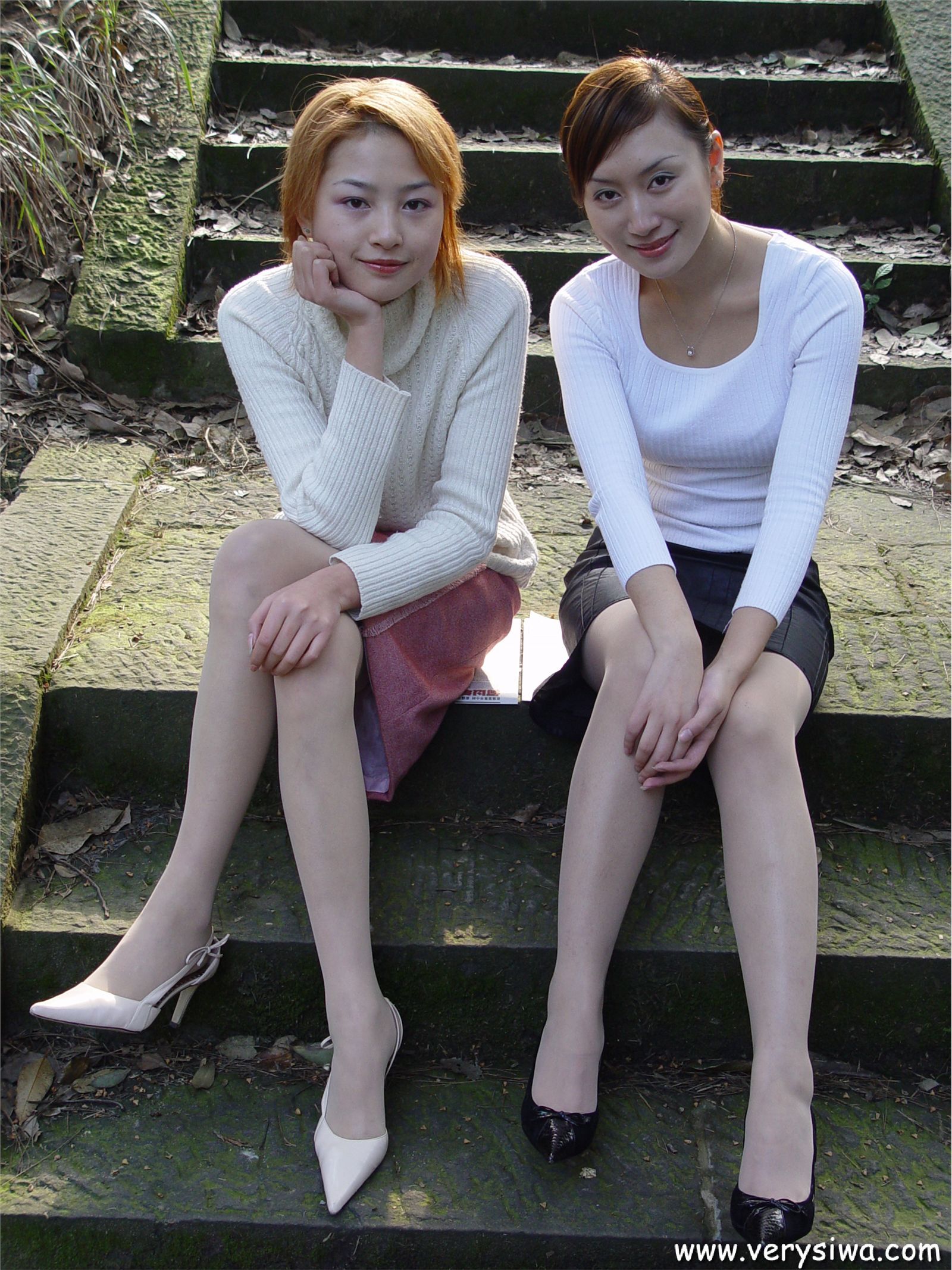 中高艺 双姐妹丝袜美足 丝袜美女图片写真