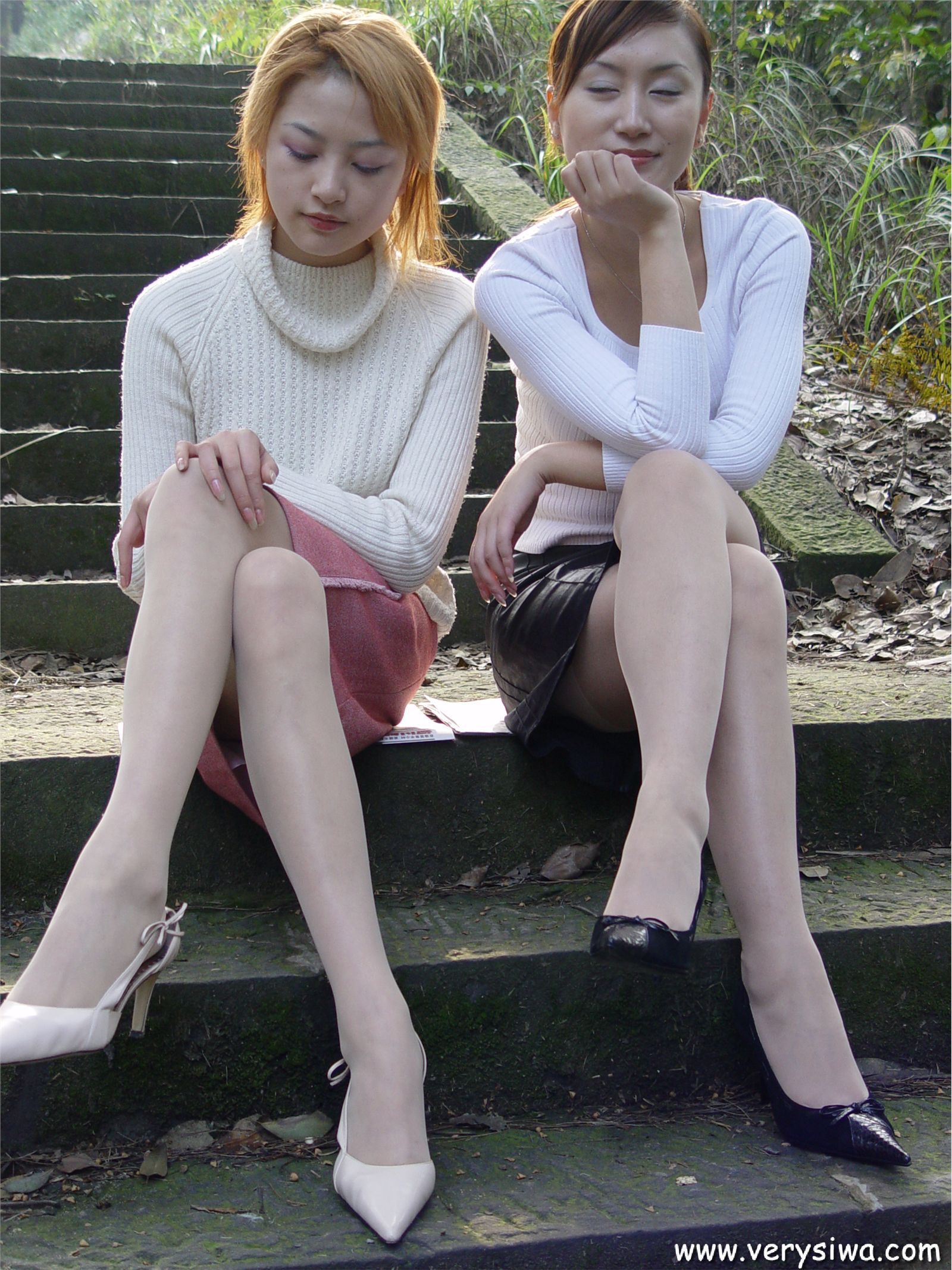 中高艺 双姐妹丝袜美足 丝袜美女图片写真