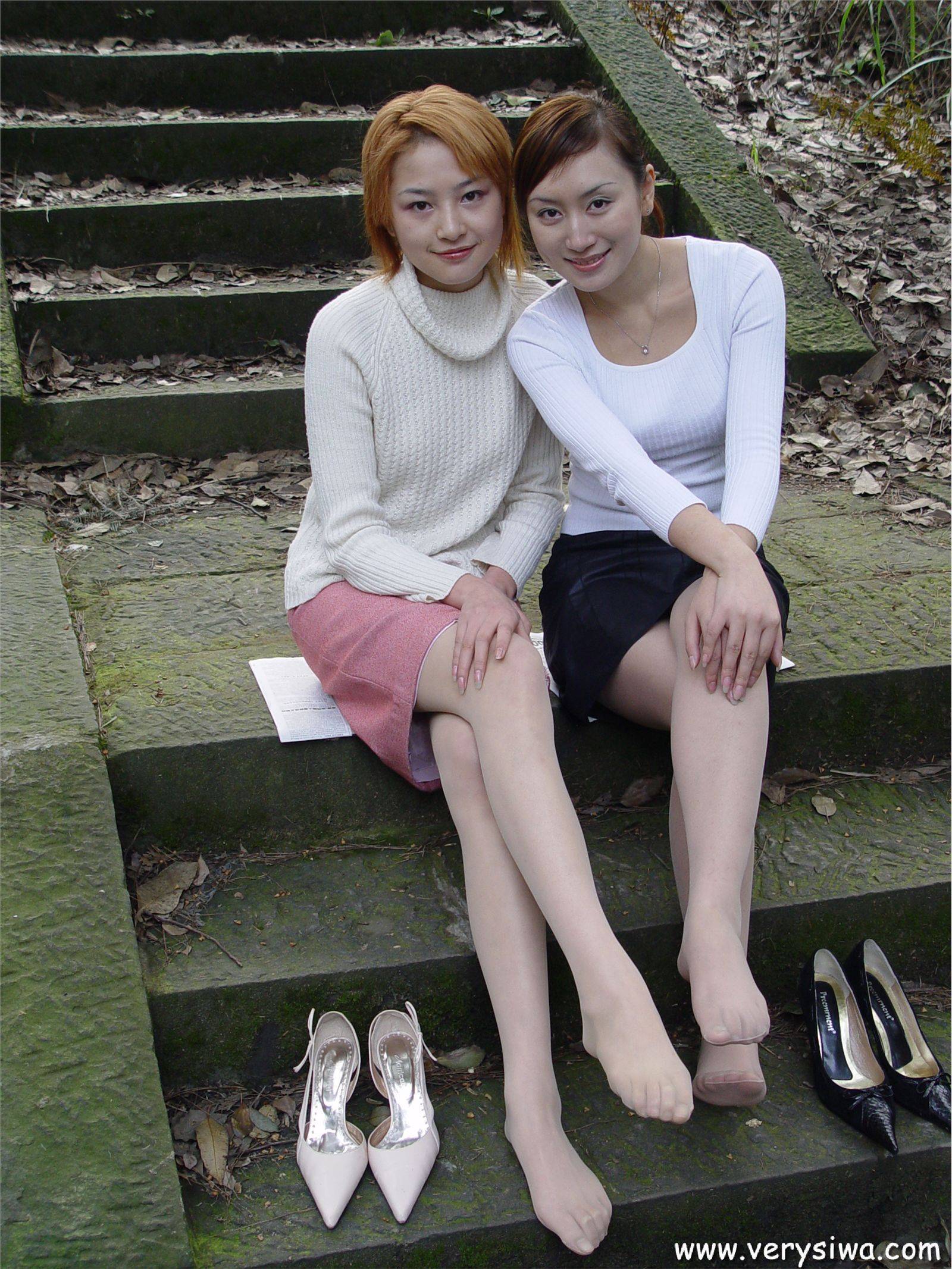 中高艺 双姐妹丝袜美足 丝袜美女图片写真