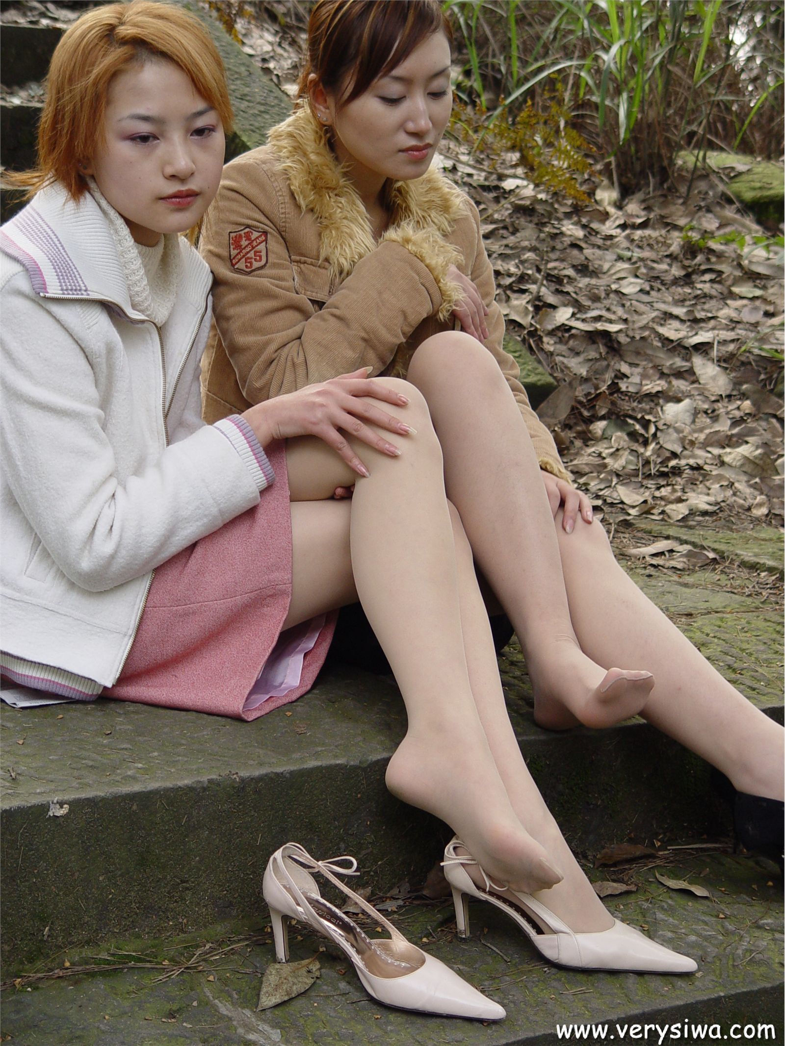 中高艺 双姐妹丝袜美足 丝袜美女图片写真